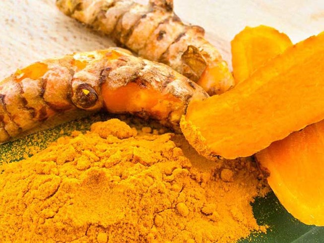 mỹ phẩm thiên nhiên từ củ nghệ