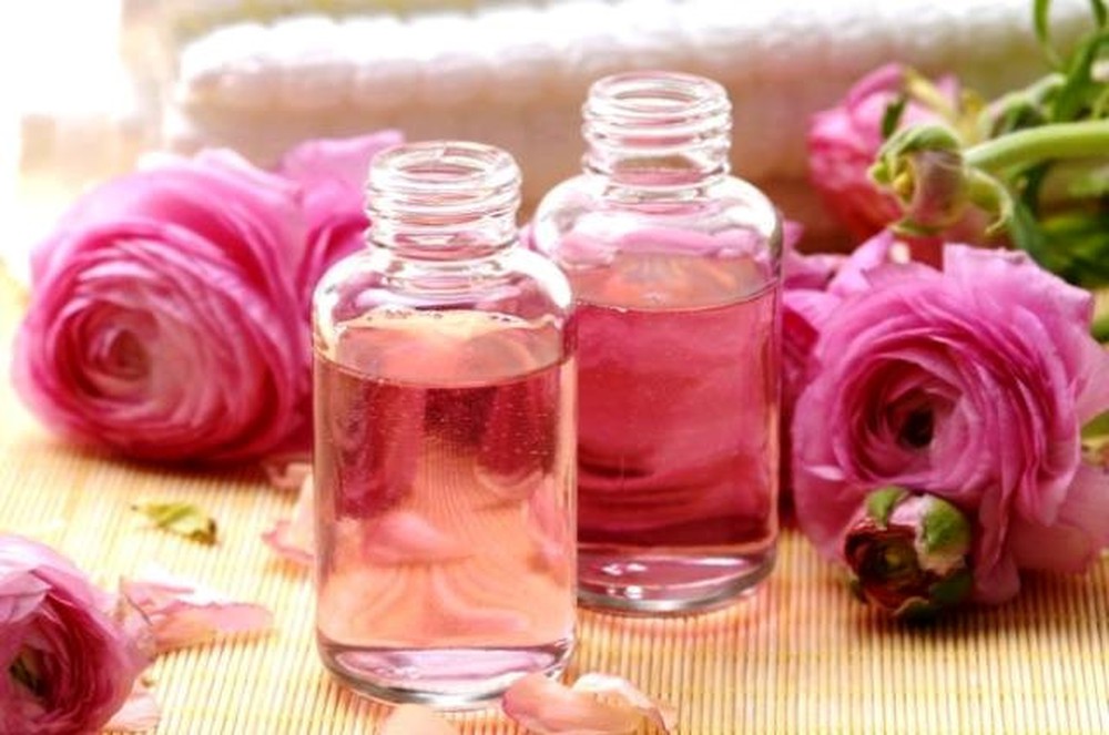 Mỹ phẩm thiên nhiên từ hoa hồng